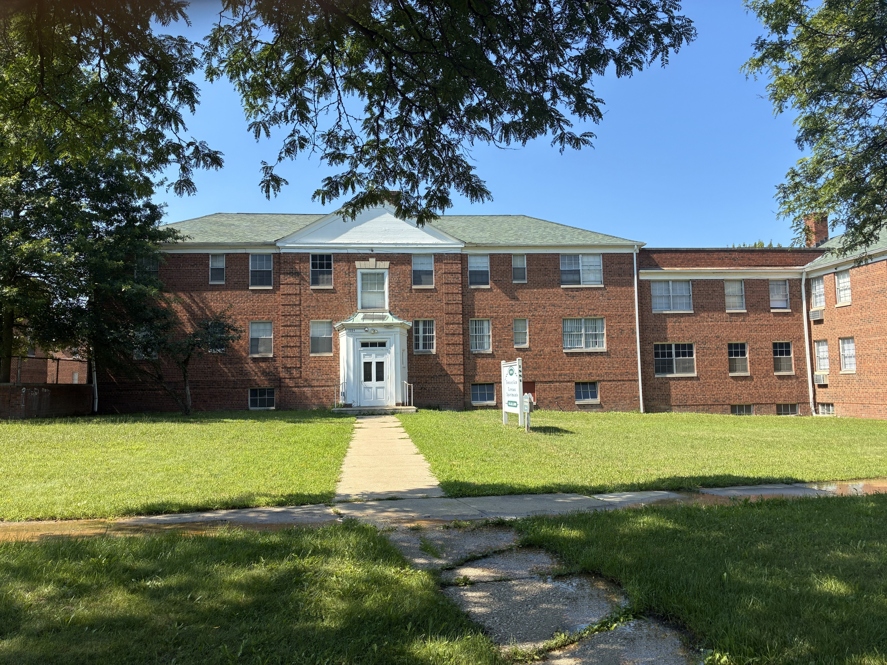 1876 Forrest Hills Blvd-4