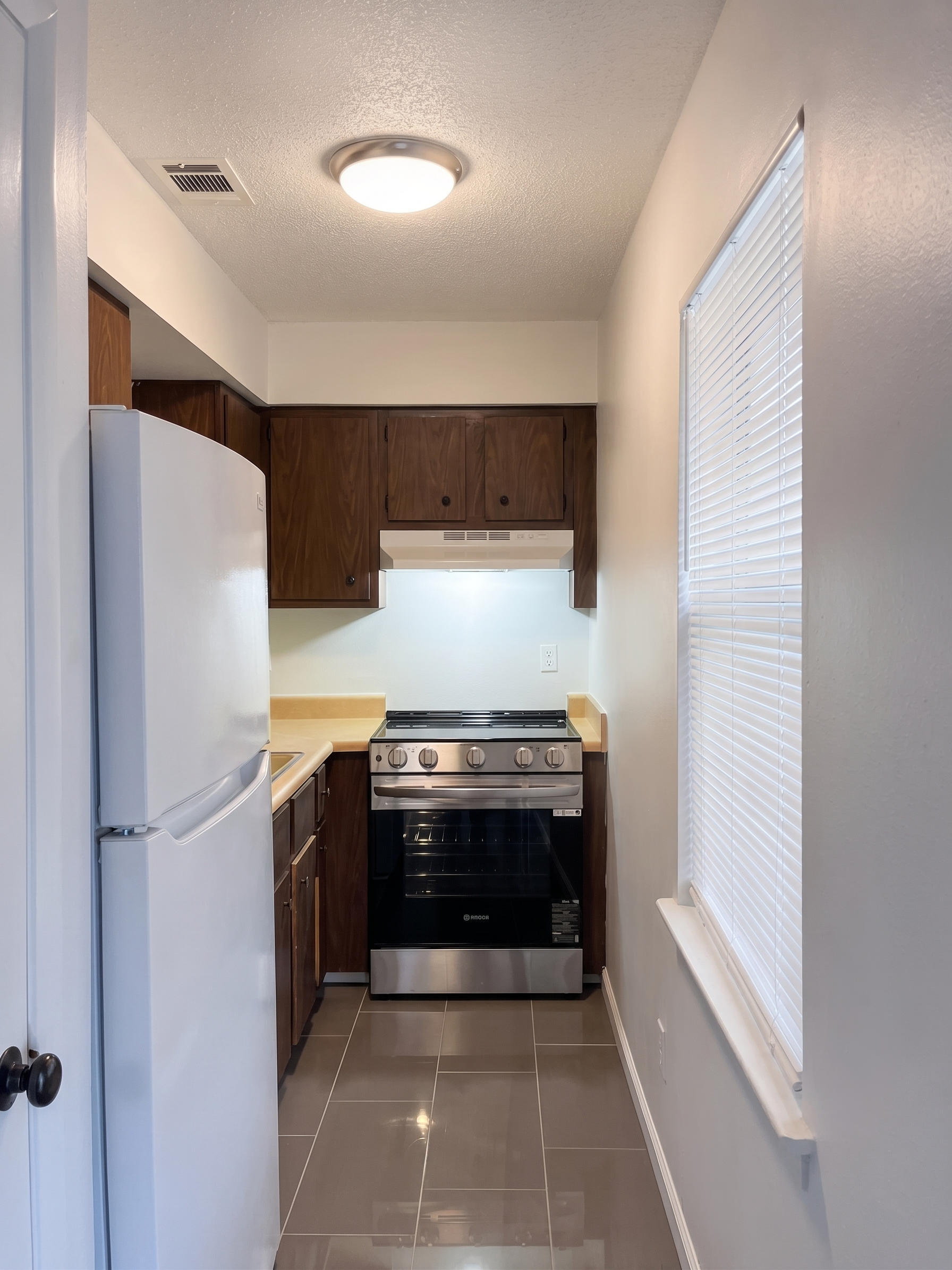 389 North Hollywood Avenue - A11